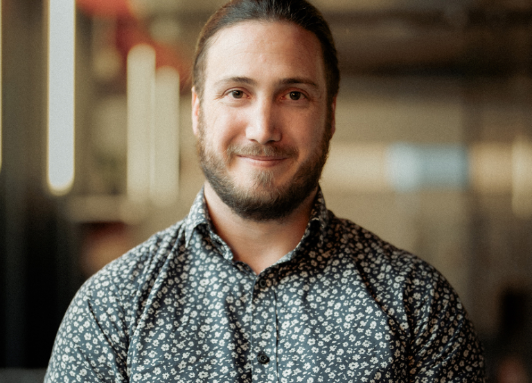 Porträtt på Thomas.