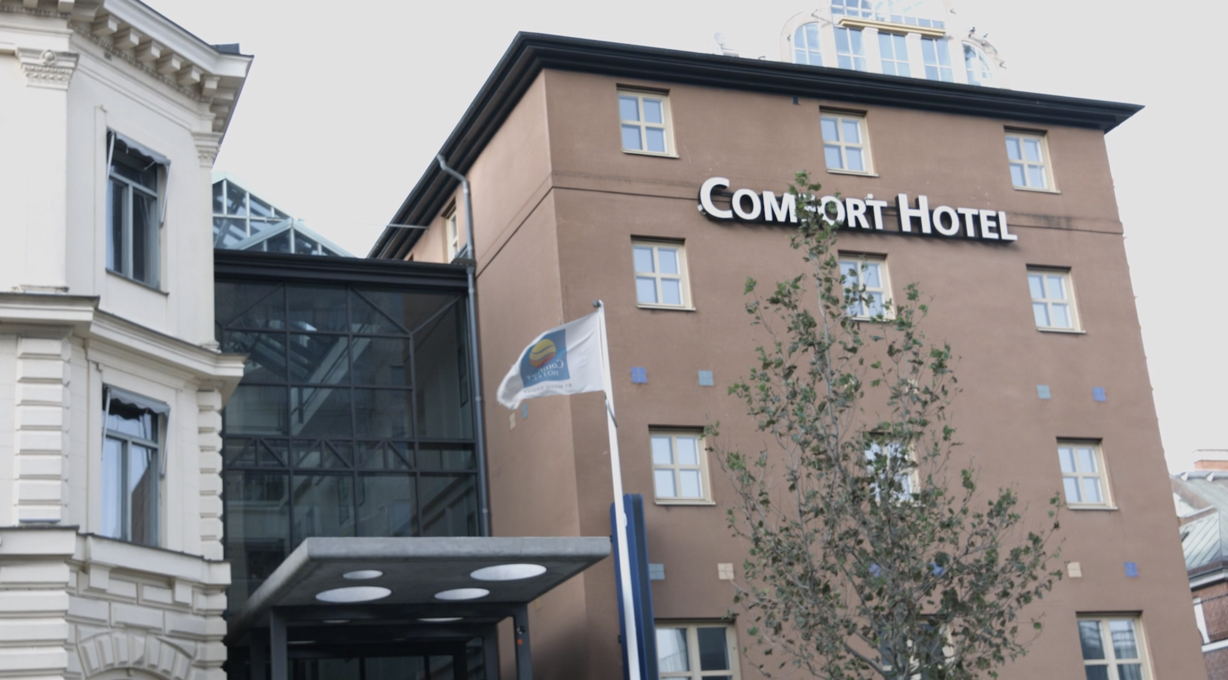 Bild på Comfort hotel tagen från utsidan.