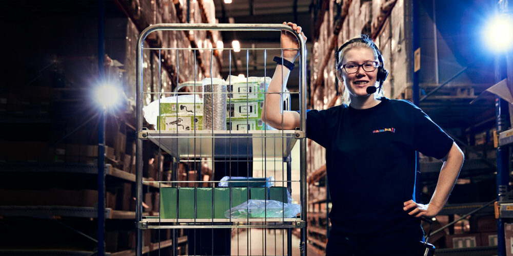 F.d. Samhall-medarbetaren Anna Johansson, nu anställd på Ingram Micro.